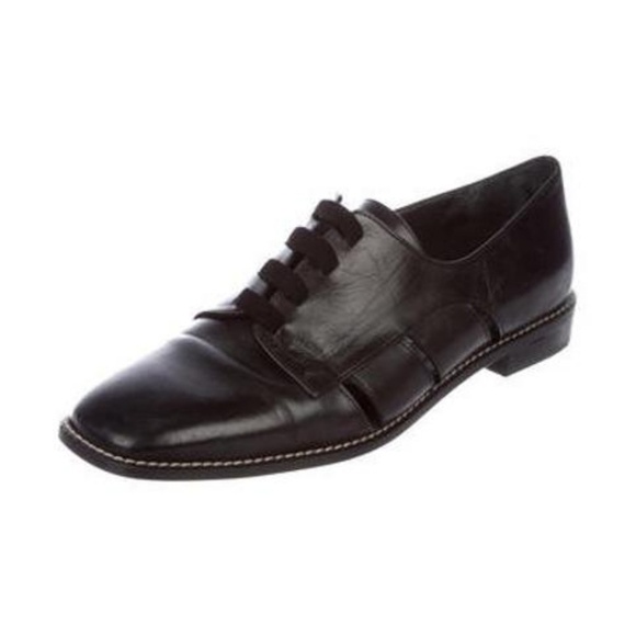 STUART WEITZMAN LEATHER CUTOUT OXFORDS size 6 - Picture 1 of 8